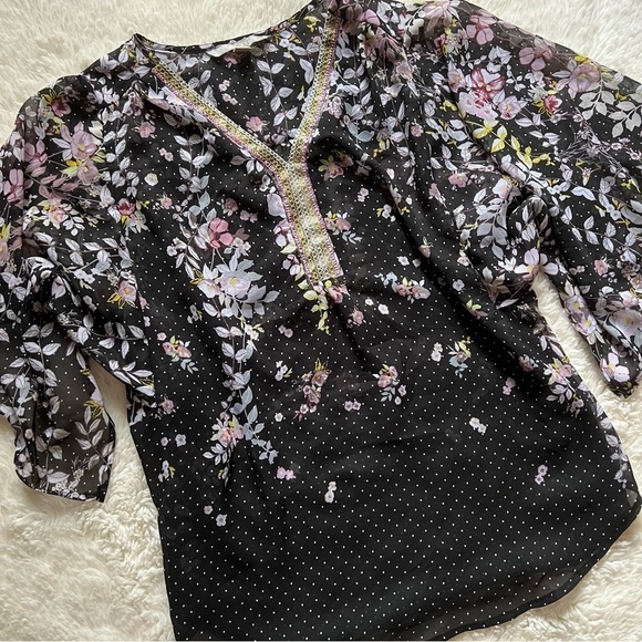 Valerie Stevens Polka Dot Floral Printed Bell Sleeve Blouse - Picture 3 of 11